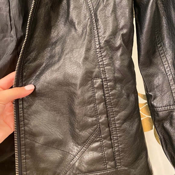 Black VEGAN leather jacket- Small - Picture 2 of 10
